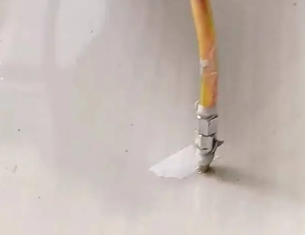 南通瓷砖空鼓维修公司专业解答在瓷砖铺贴过程中，如果使用的砂料过粗（如全部使用了粗砂），可能会导致以下问题